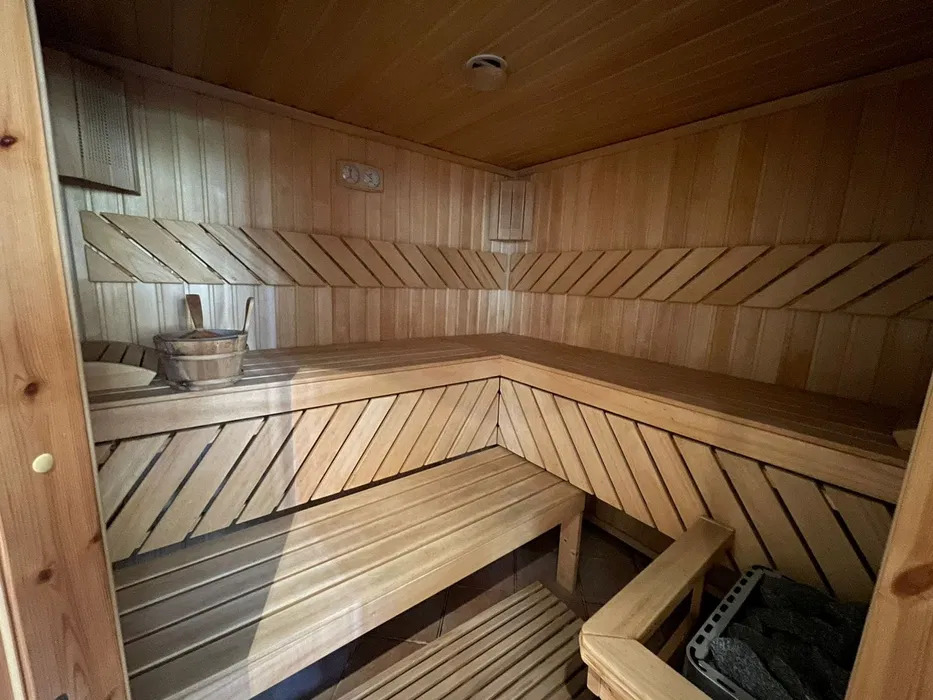 Оренда будинку 660 м², Отто Шмідта вул.