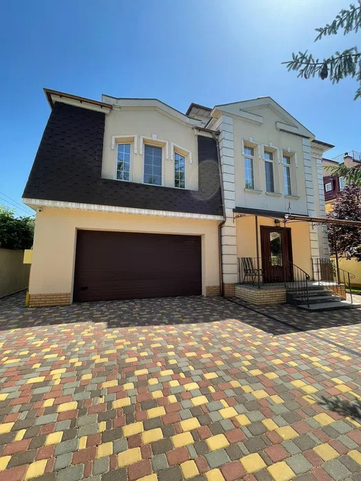 Оренда будинку 660 м², Отто Шмідта вул.