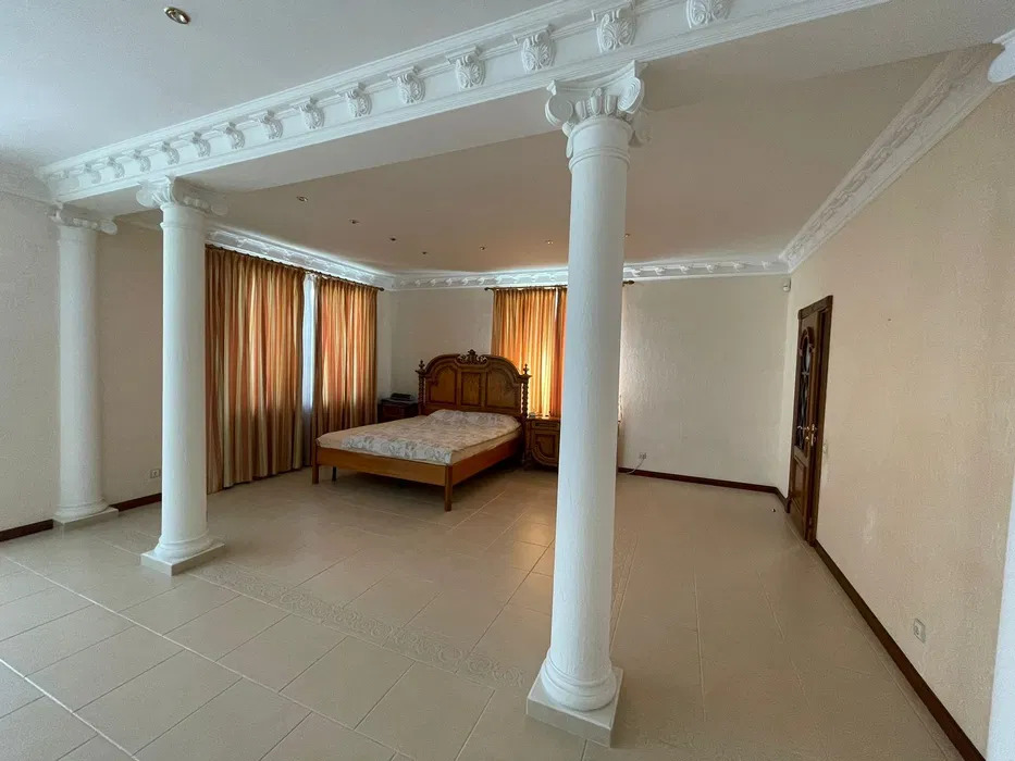 Оренда будинку 660 м², Отто Шмідта вул.