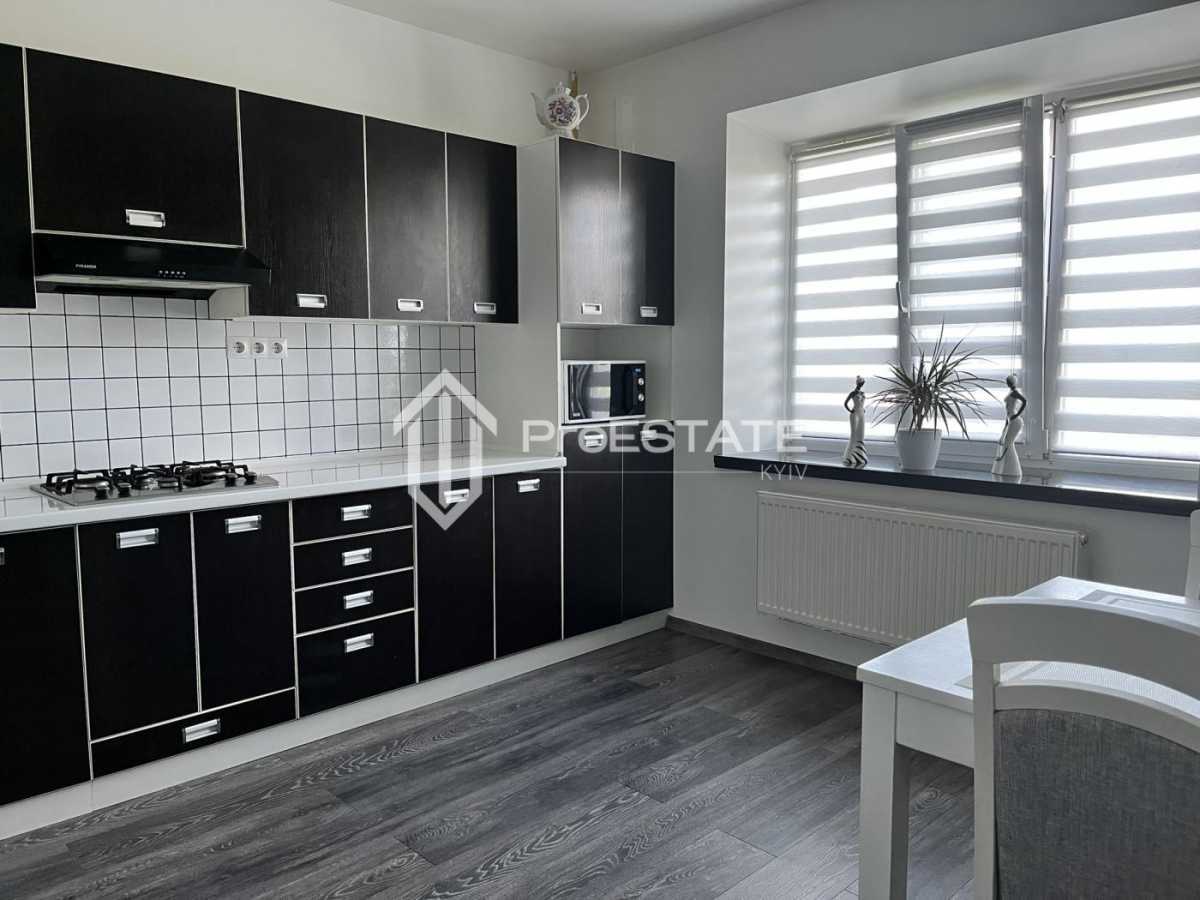 Продаж 2-кімнатної квартири 75.7 м², Шевченка вул., 165А