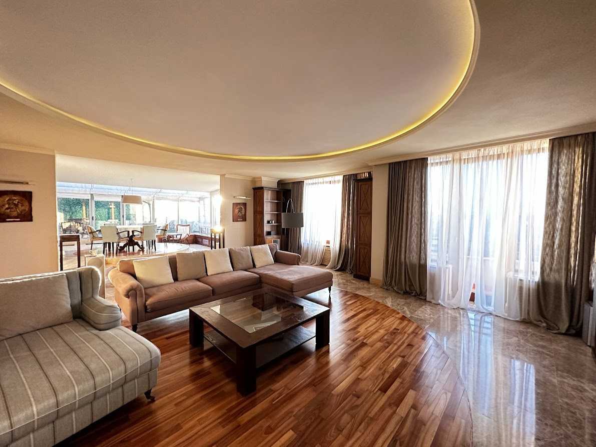Оренда 3-кімнатної квартири 186 м², Жилянська вул., 59