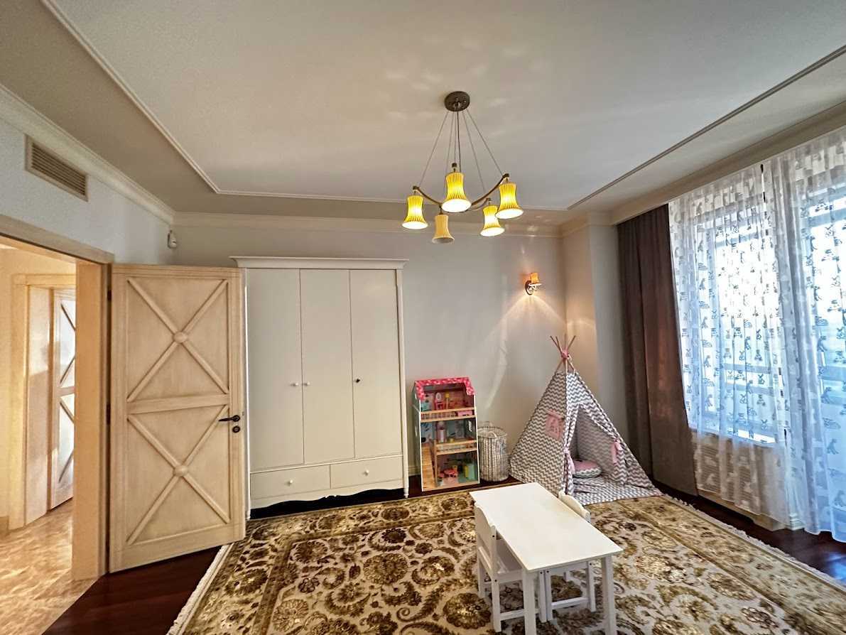 Оренда 3-кімнатної квартири 186 м², Жилянська вул., 59