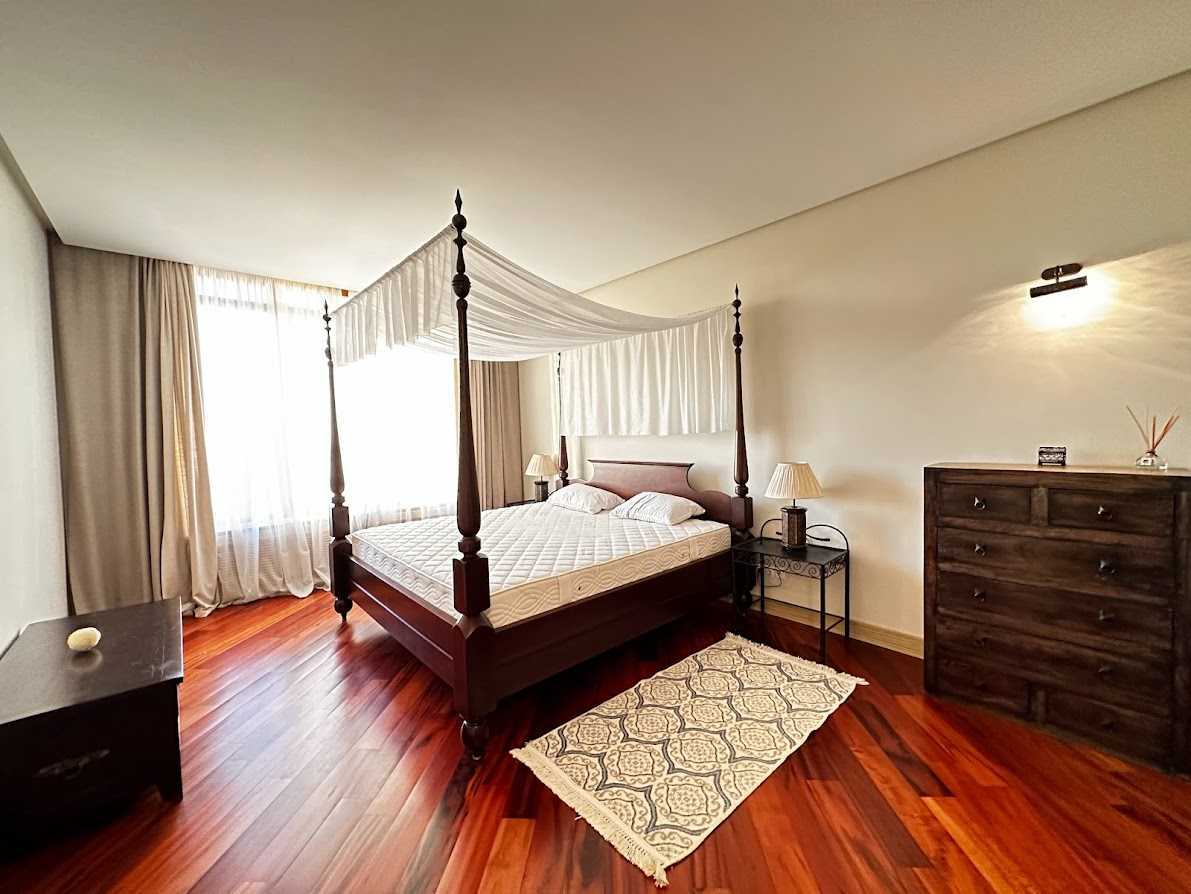 Оренда 3-кімнатної квартири 186 м², Жилянська вул., 59