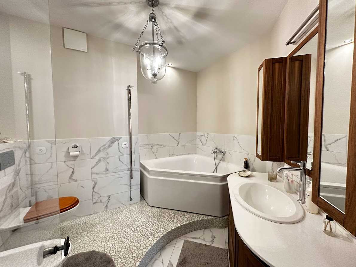 Оренда 3-кімнатної квартири 186 м², Жилянська вул., 59