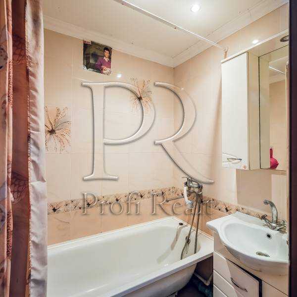 Продажа 3-комнатной квартиры 71 м², Киевская ул., Спортивная улиц а, 4