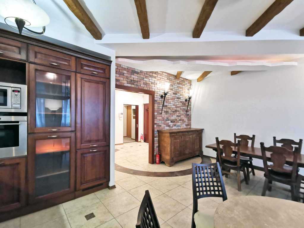 Аренда 4-комнатной квартиры 153 м², Богдана Хмельницкого ул., 41