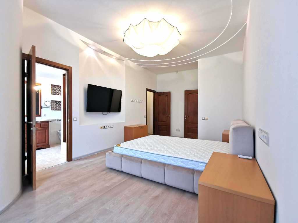 Аренда 4-комнатной квартиры 153 м², Богдана Хмельницкого ул., 41