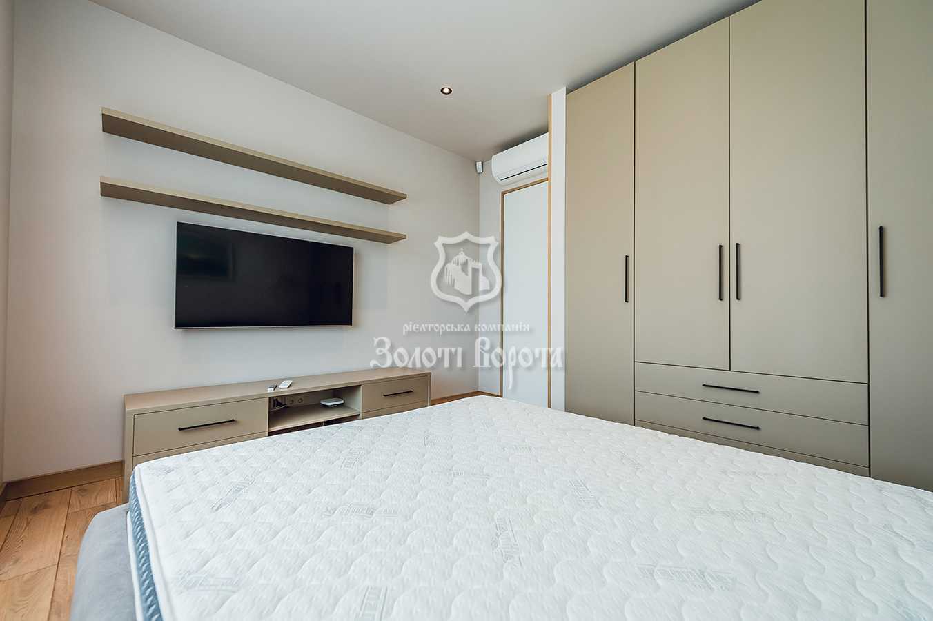 Продажа 4-комнатной квартиры 211 м², Евгения Коновальца ул., 36Е