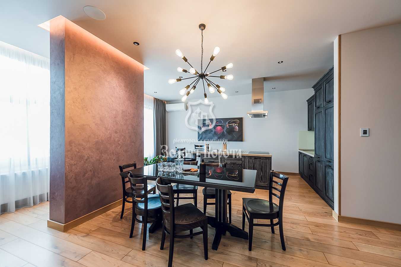 Продажа 4-комнатной квартиры 211 м², Евгения Коновальца ул., 36Е