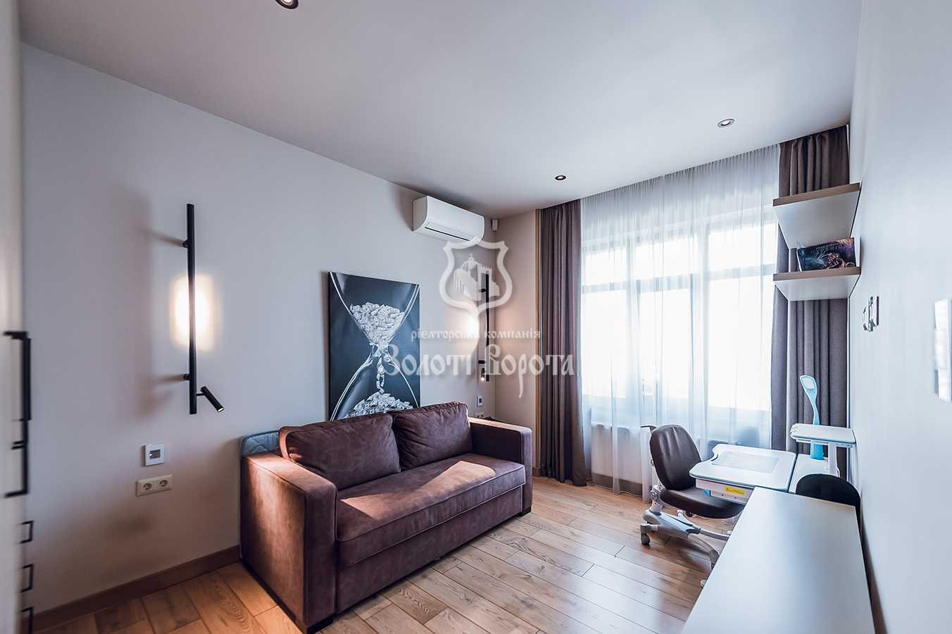 Продажа 4-комнатной квартиры 211 м², Евгения Коновальца ул., 36Е