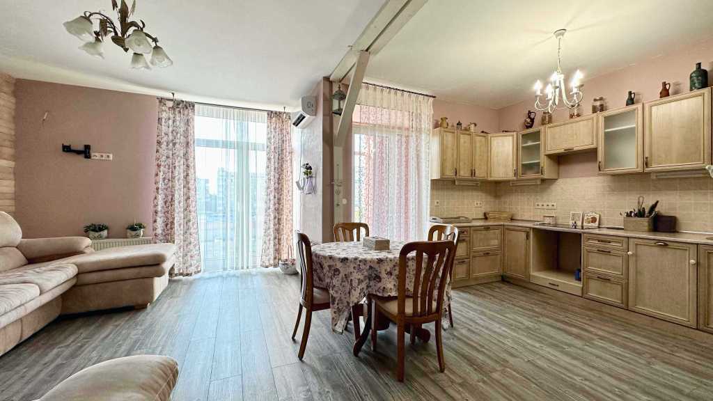 Продажа 3-комнатной квартиры 83 м², Регенераторная ул., 4, КОРПУС 6