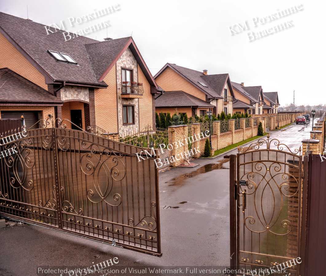 Продаж будинку 268 м², Розкішна
