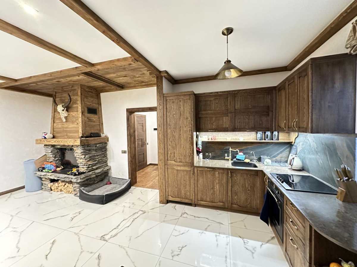 Продаж будинку 120 м², 2/10