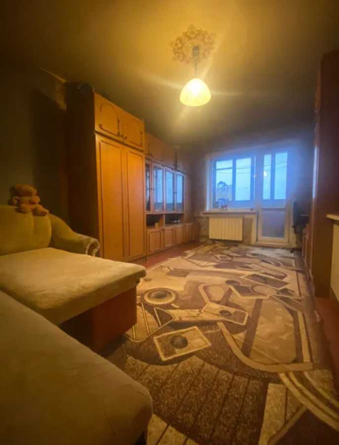 Продажа 3-комнатной квартиры 80 м², Уликовая ул., Харківське шосе, 180/21