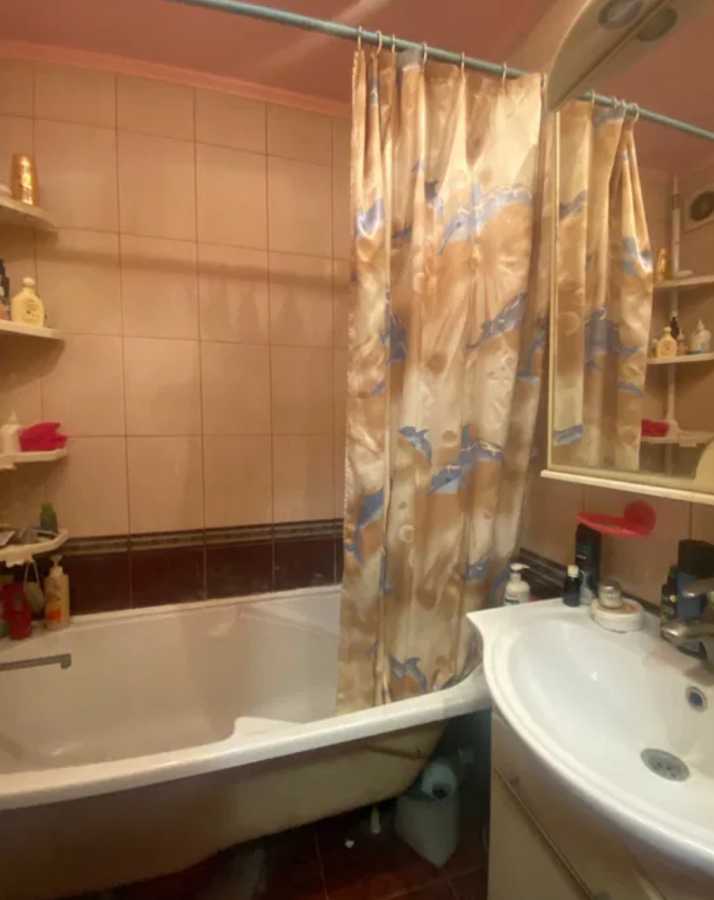 Продажа 3-комнатной квартиры 80 м², Уликовая ул., Харківське шосе, 180/21