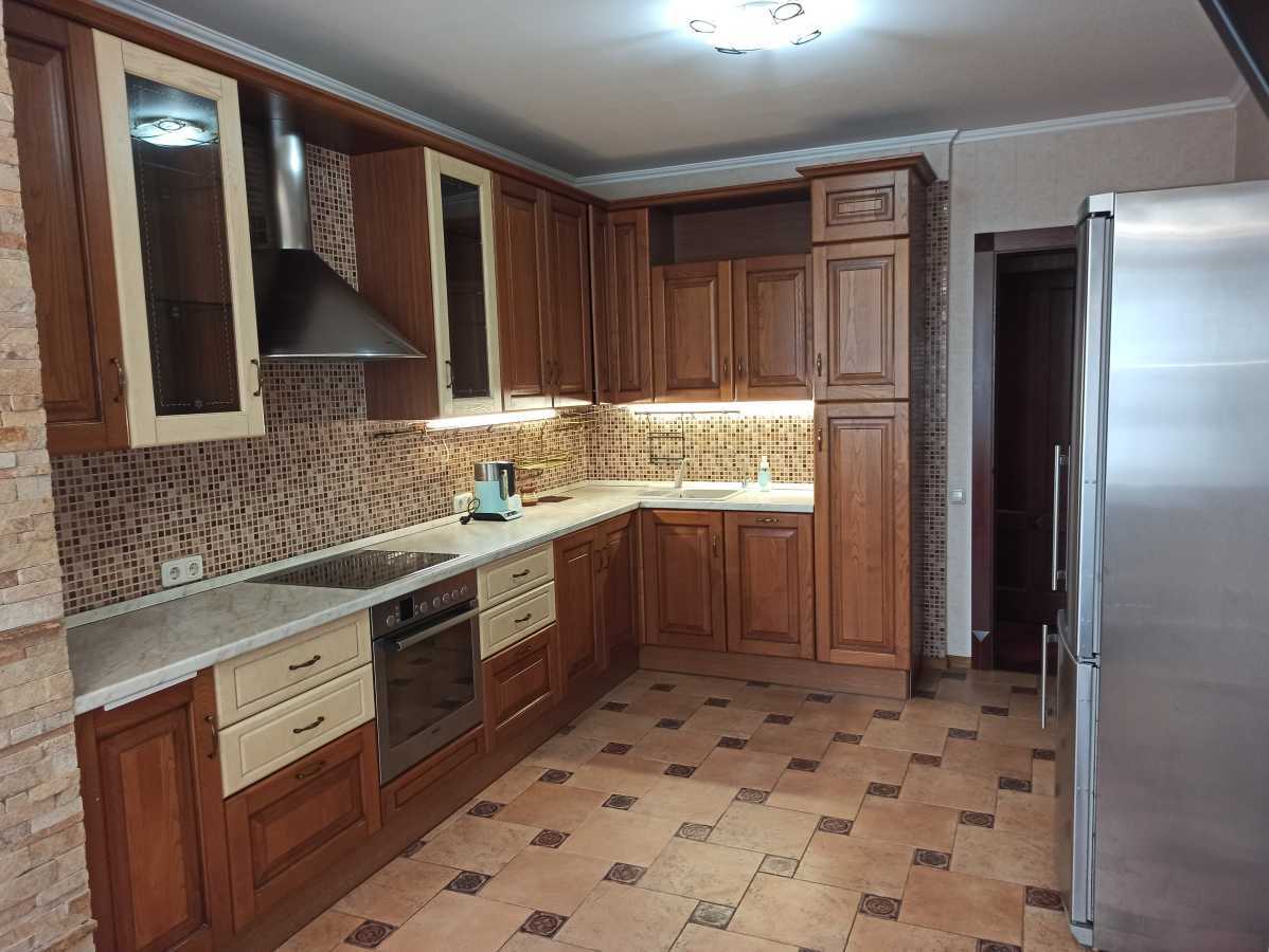 Оренда 4-кімнатної квартири 128 м², Микільсько-Слобідська вул., 2Б