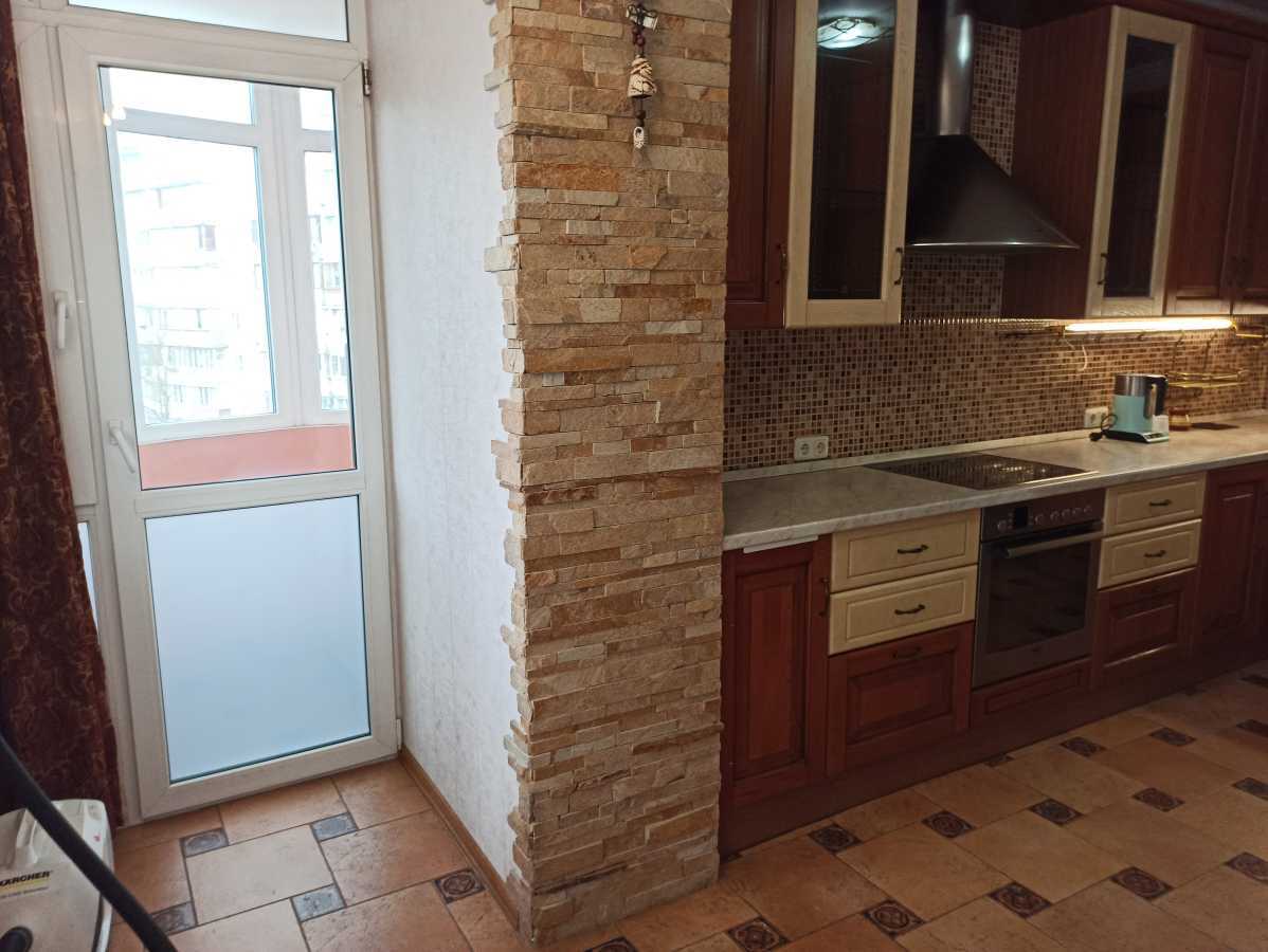 Оренда 4-кімнатної квартири 128 м², Микільсько-Слобідська вул., 2Б