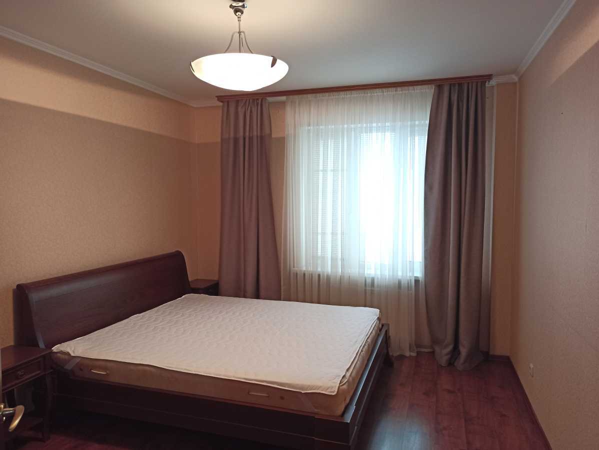 Оренда 4-кімнатної квартири 128 м², Микільсько-Слобідська вул., 2Б