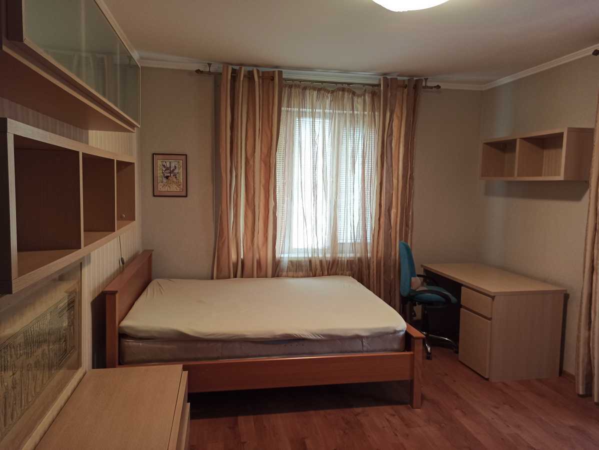 Оренда 4-кімнатної квартири 128 м², Микільсько-Слобідська вул., 2Б