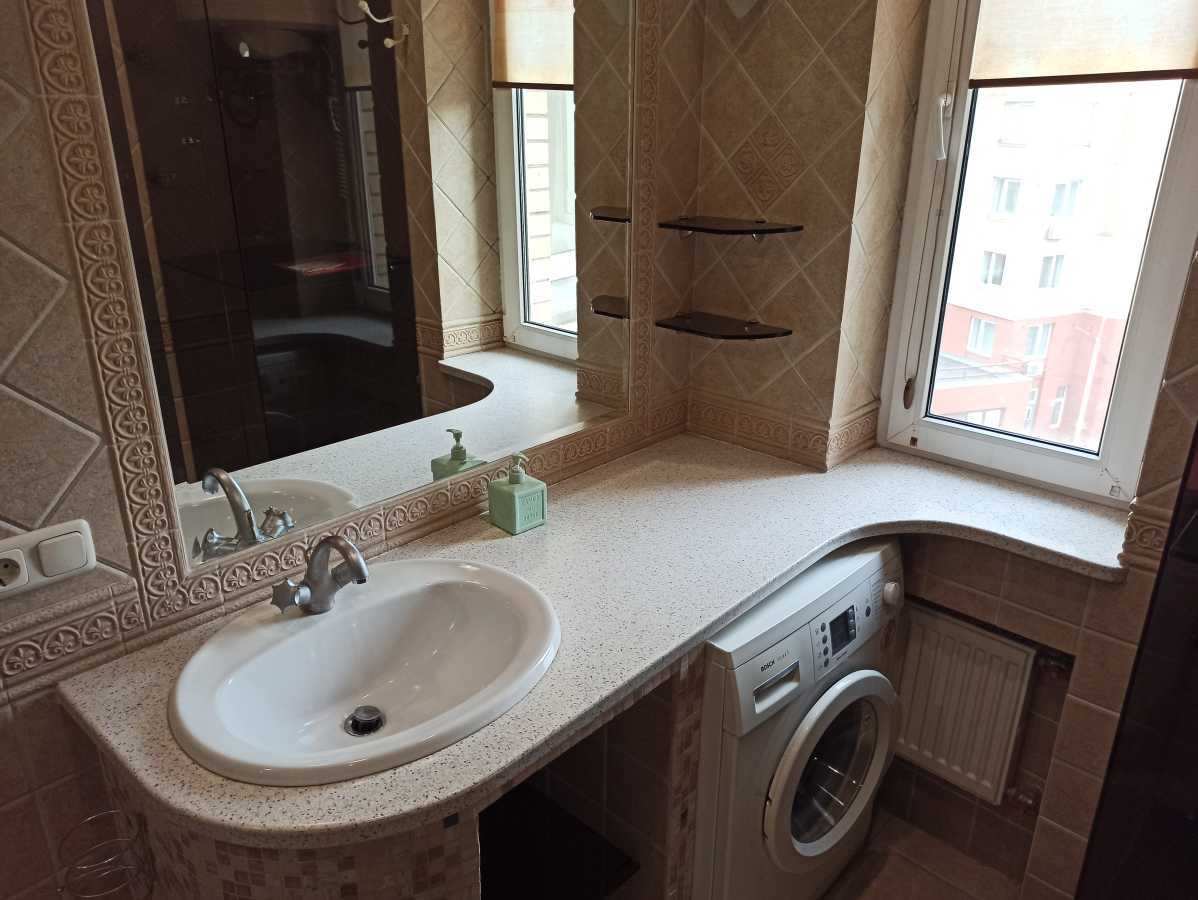 Оренда 4-кімнатної квартири 128 м², Микільсько-Слобідська вул., 2Б