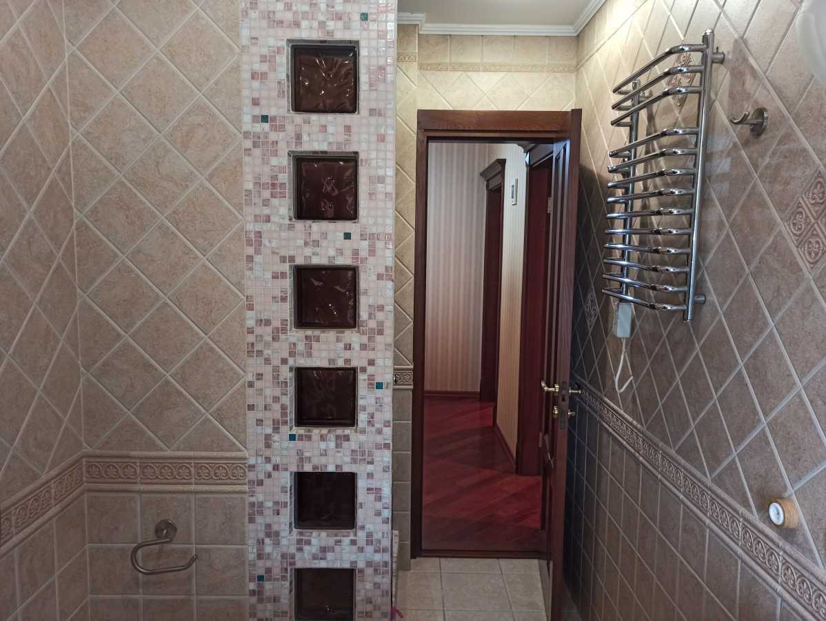 Оренда 4-кімнатної квартири 128 м², Микільсько-Слобідська вул., 2Б