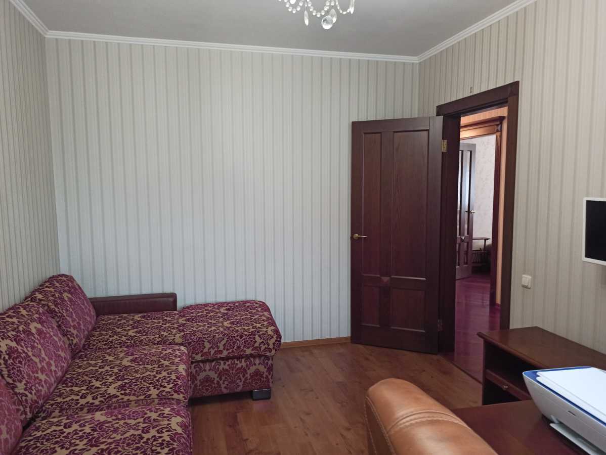 Оренда 4-кімнатної квартири 128 м², Микільсько-Слобідська вул., 2Б