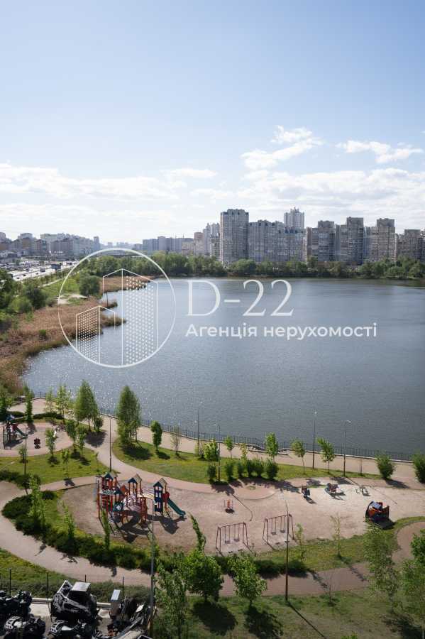 Продажа 3-комнатной квартиры 97 м², Ревуцкого ул., 40