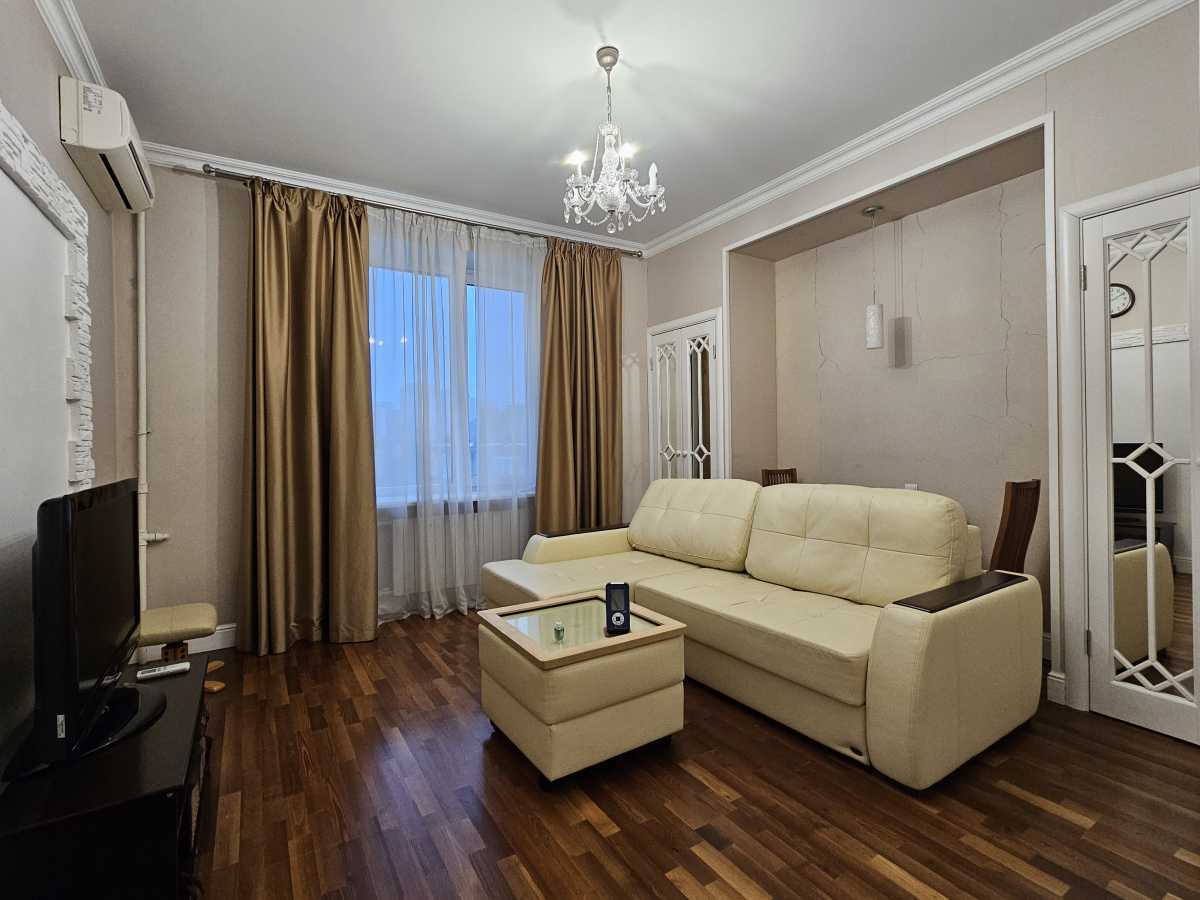 Оренда 3-кімнатної квартири 72 м², Дружби Народів бул., 18/7