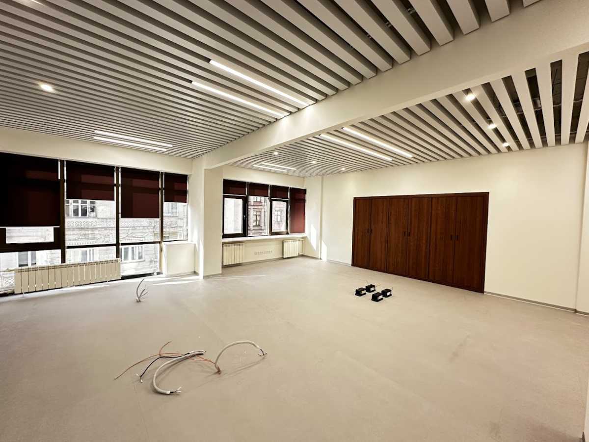 Аренда офиса 400 м², Олеся Гончара ул., 35