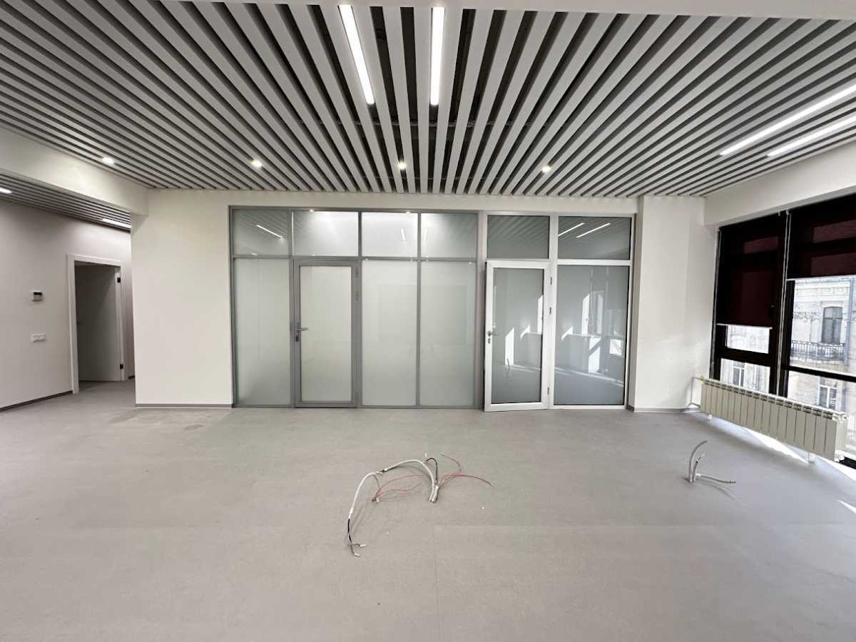 Аренда офиса 400 м², Олеся Гончара ул., 35