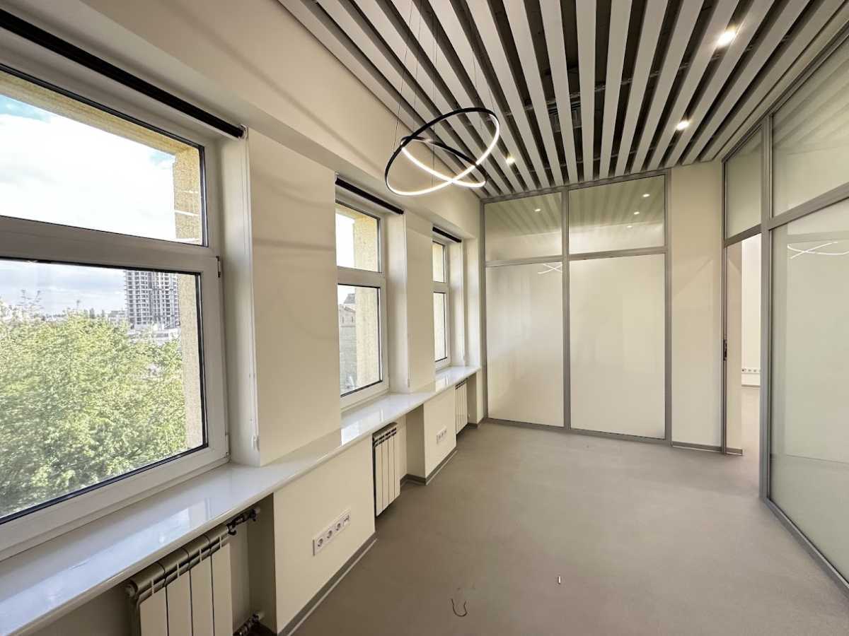 Аренда офиса 400 м², Олеся Гончара ул., 35
