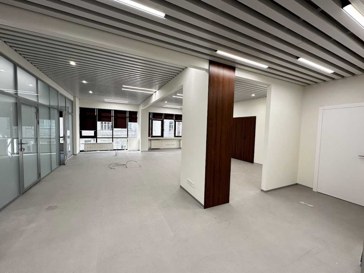 Аренда офиса 400 м², Олеся Гончара ул., 35