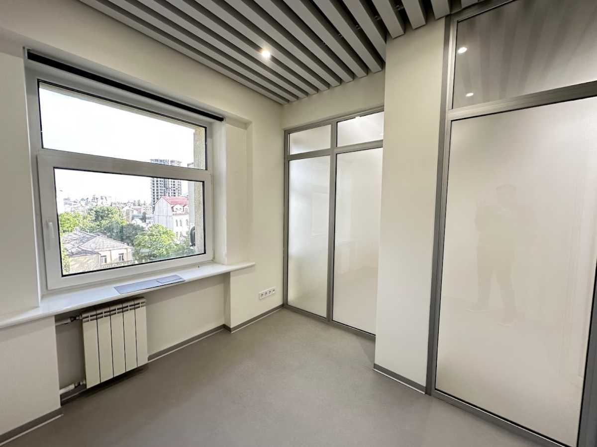Аренда офиса 400 м², Олеся Гончара ул., 35