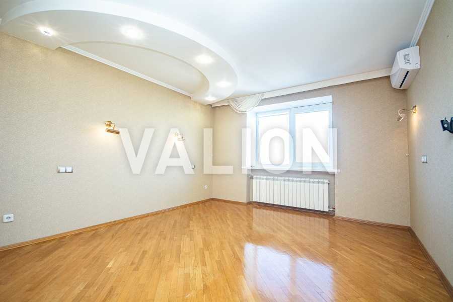 Продаж 4-кімнатної квартири 162 м², Михайла Донця вул., Драгоманова, 15а