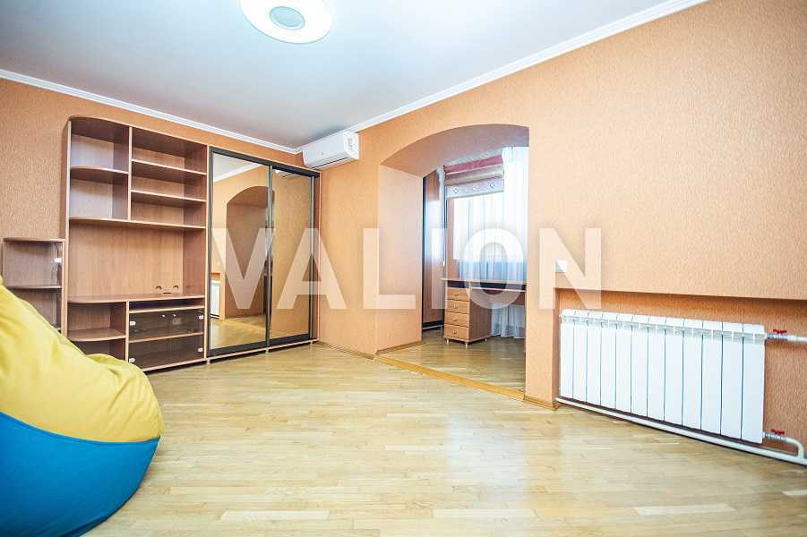 Продаж 4-кімнатної квартири 162 м², Михайла Донця вул., Драгоманова, 15а