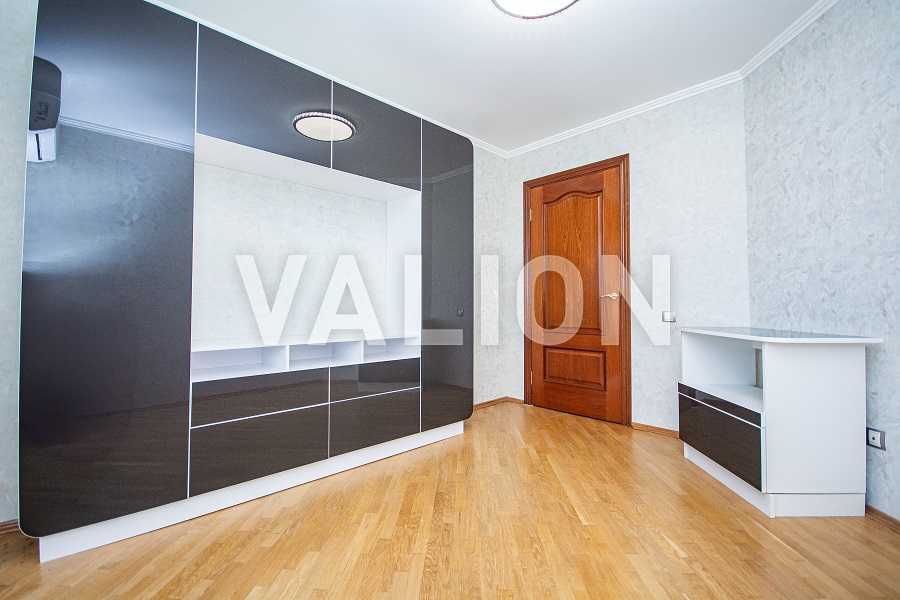 Продаж 4-кімнатної квартири 162 м², Михайла Донця вул., Драгоманова, 15а