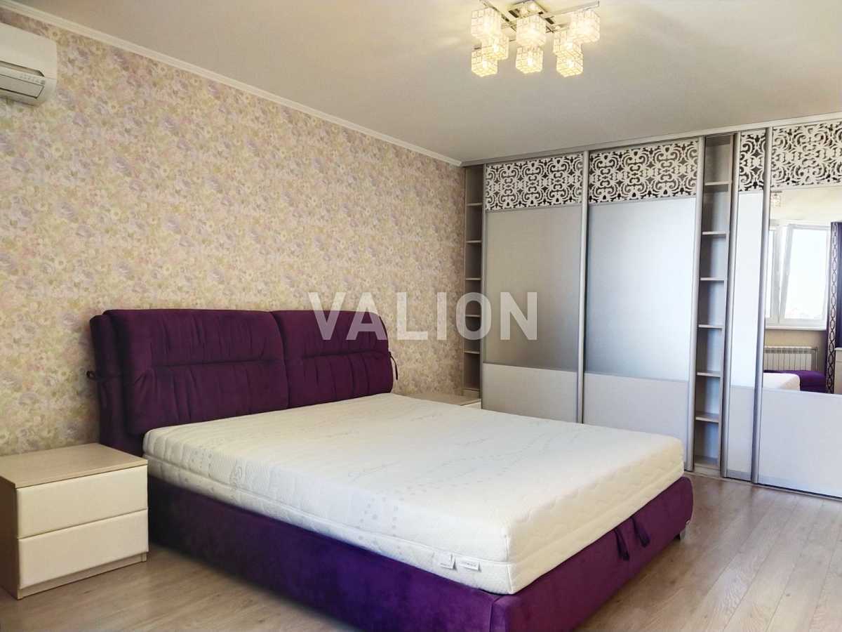 Продаж 3-кімнатної квартири 84 м², Урлівська вул., 23Б