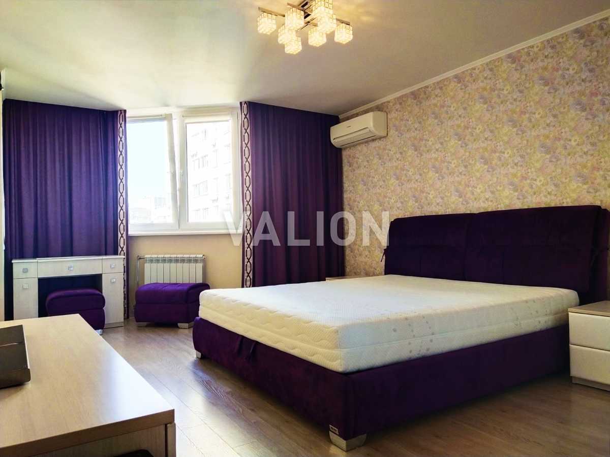 Продаж 3-кімнатної квартири 84 м², Урлівська вул., 23Б