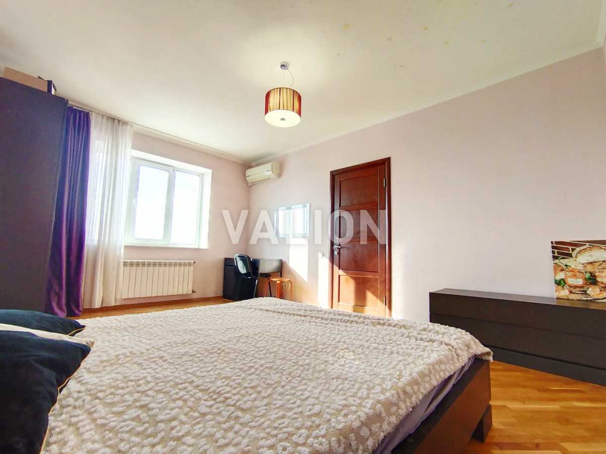 Продаж 4-кімнатної квартири 162 м², Анни Ахматової вул., 13Д