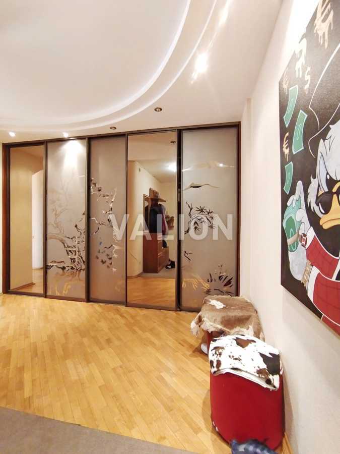 Продаж 4-кімнатної квартири 162 м², Анни Ахматової вул., 13Д