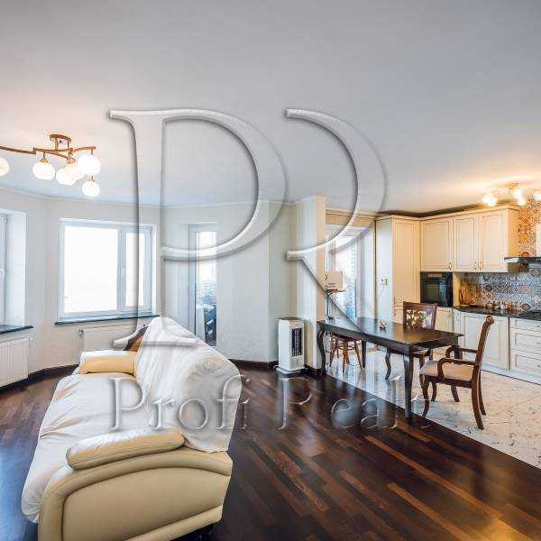 Продаж 2-кімнатної квартири 73 м², Теплична вул., 38