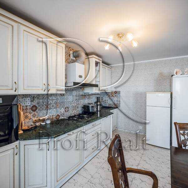 Продаж 2-кімнатної квартири 73 м², Теплична вул., 38