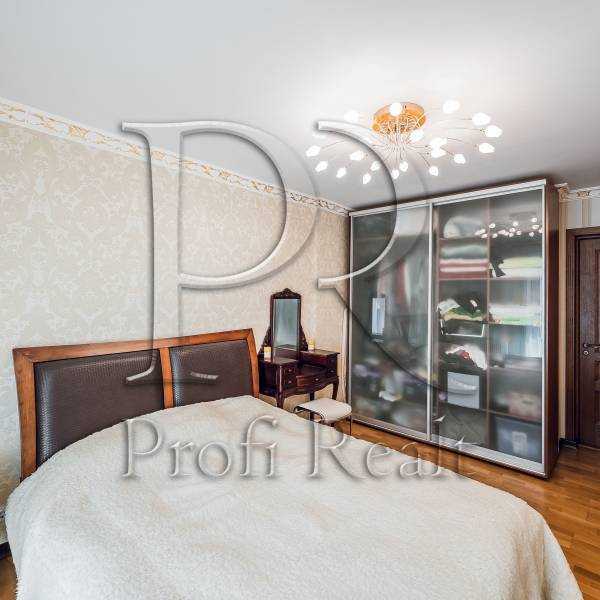 Продаж 2-кімнатної квартири 73 м², Теплична вул., 38
