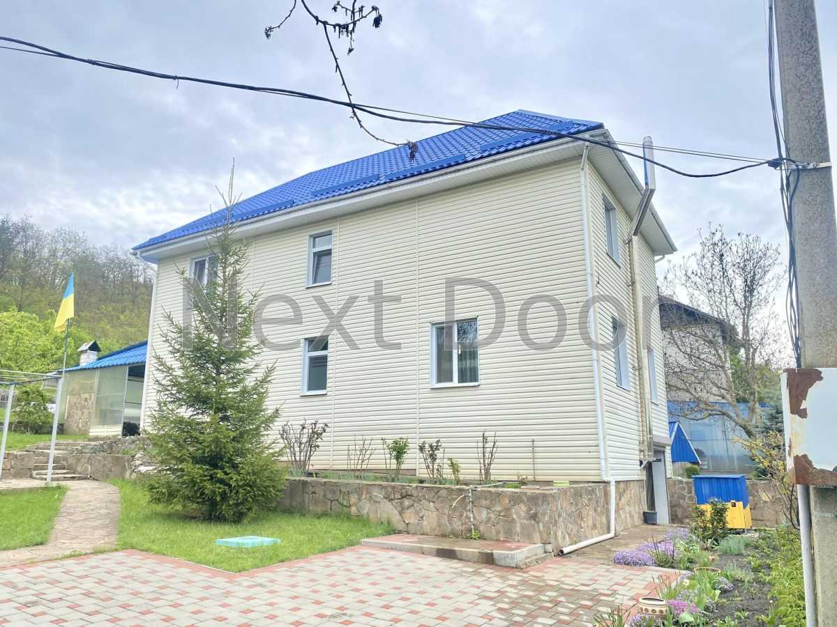 Продажа дома 200 м², улица південна, 1