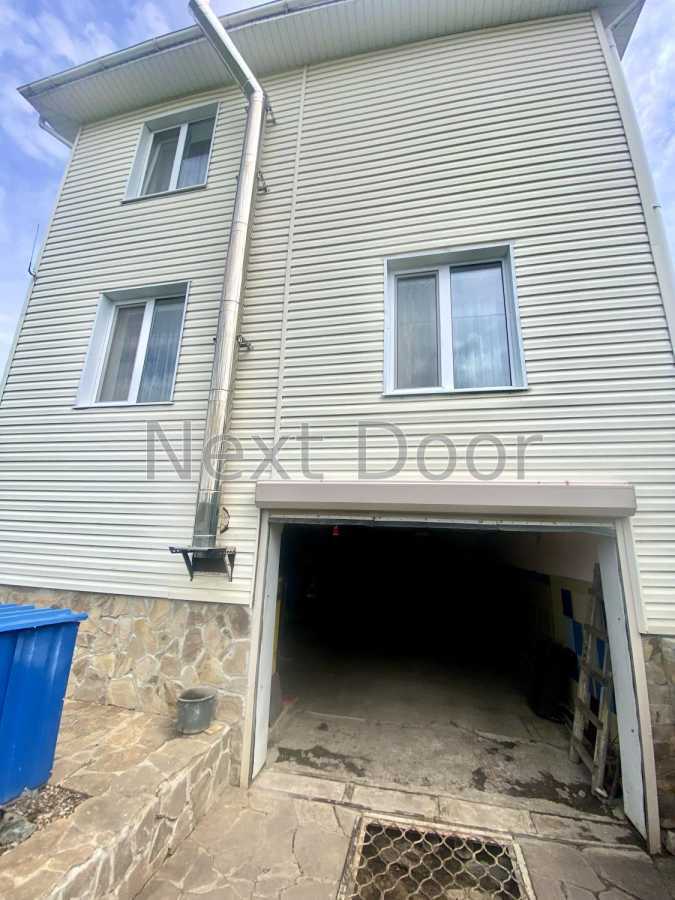Продажа дома 200 м², улица південна, 1