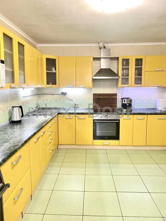 Продажа дома 200 м², улица південна, 1
