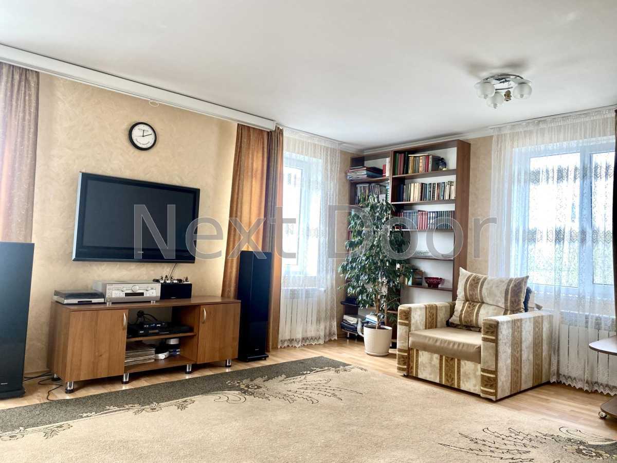 Продажа дома 200 м², улица південна, 1