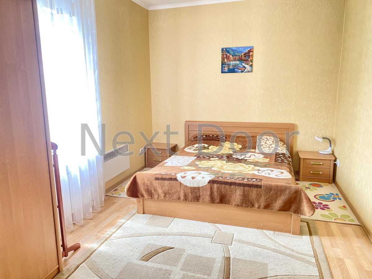 Продажа дома 200 м², улица південна, 1