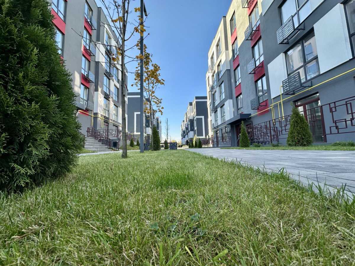 Продаж 1-кімнатної квартири 28 м², Інститутська вул., 5
