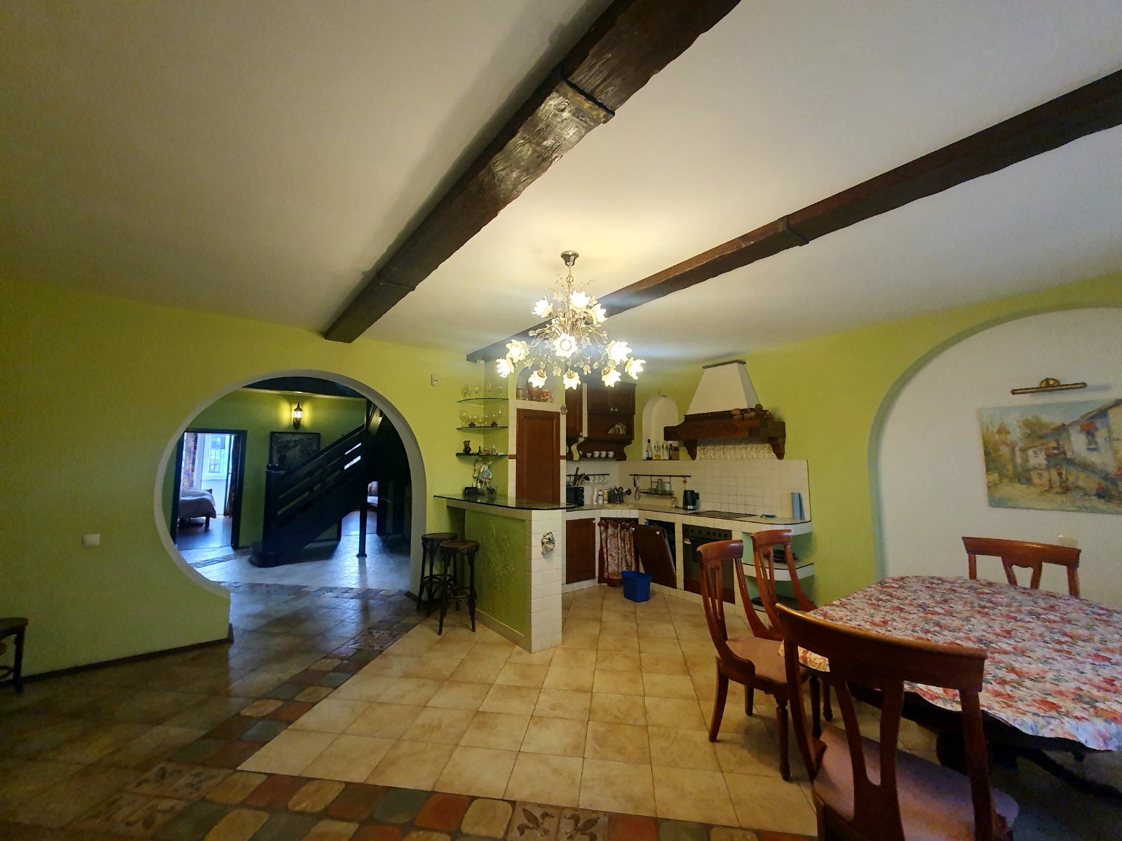 Оренда 3-кімнатної квартири 200 м², Костянтинівська вул.